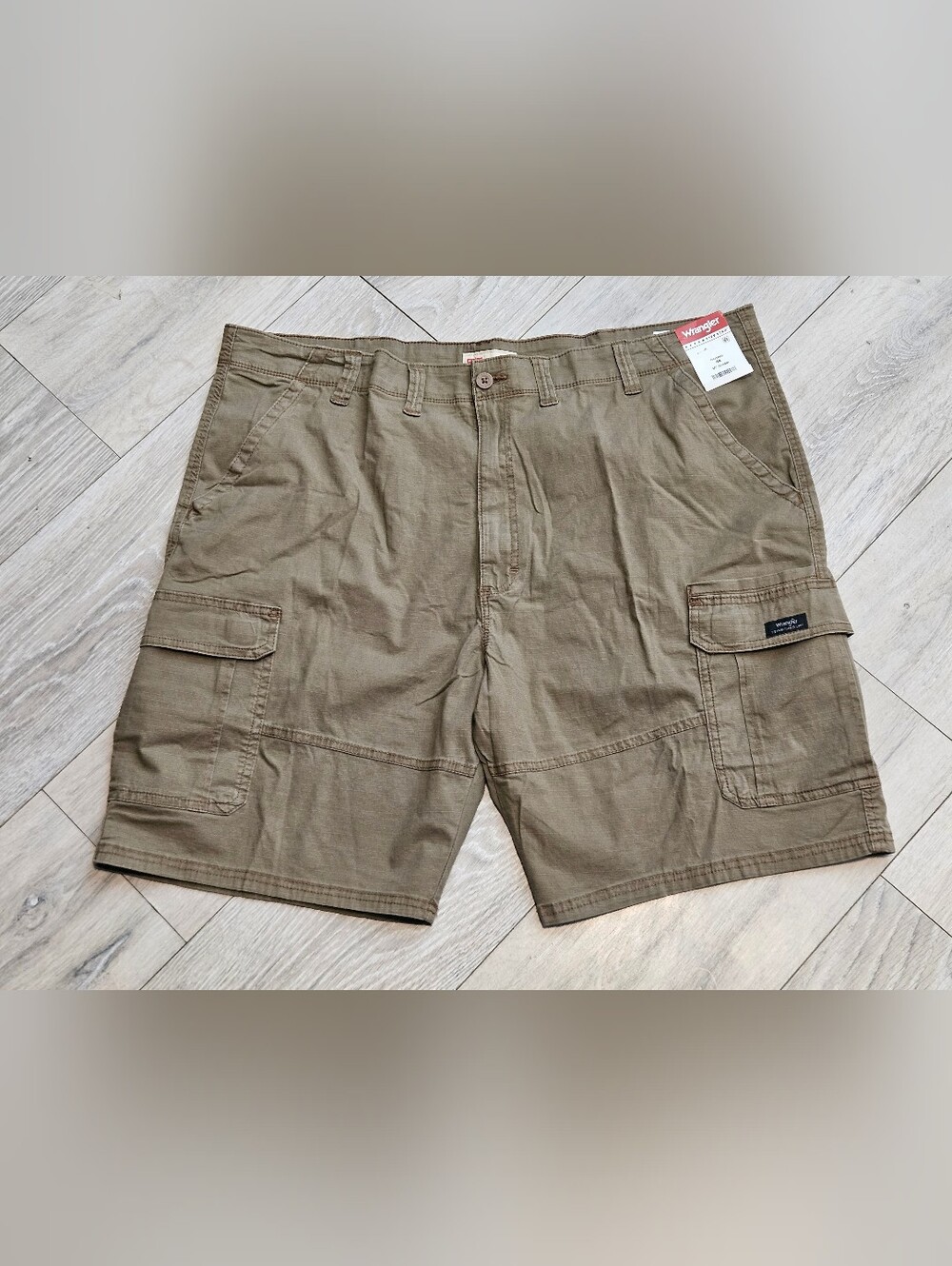 Wrangler Five Star Premium Cargo Shorts Mens Size 44 Brown Tan Relaxed Fit NWT